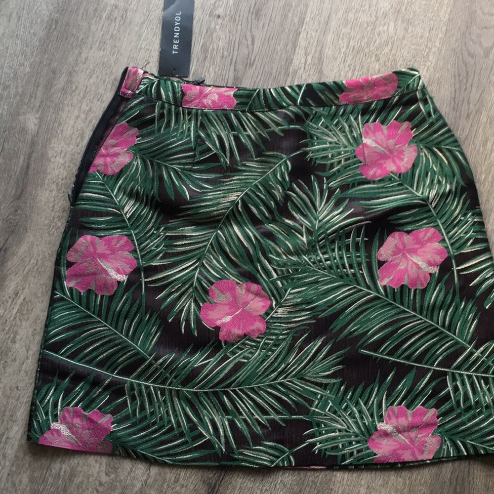 Tropical Floral Print Fitted Mini Skirt